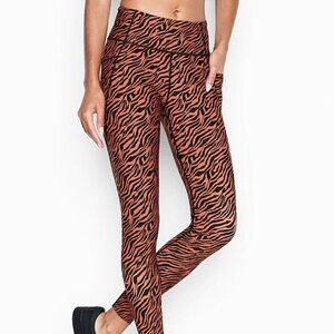 VICTORIA'S SECRET Zebra Tiger Striped Total Knockout Leggings Women's Size M
